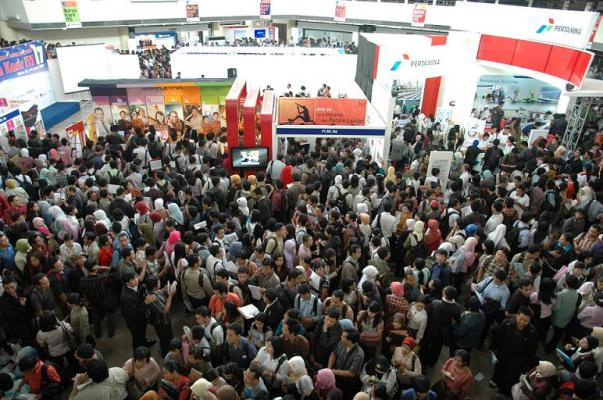 Kebijakan TKA Impor Akibatkan 7,56 juta Pengangguran Indonesia Terinfeksi