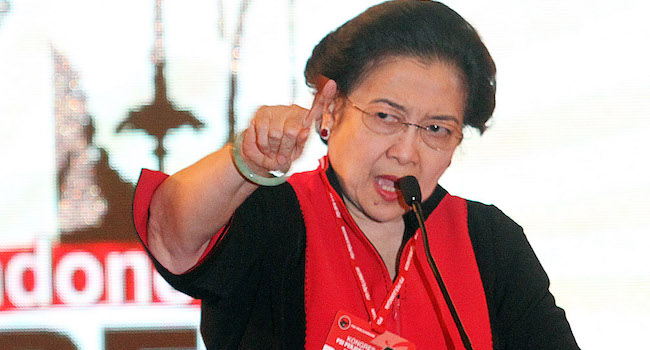 Megawati Akan Beri Hadiah “Kehormatan” pada anak buahnya yang di Gaplok