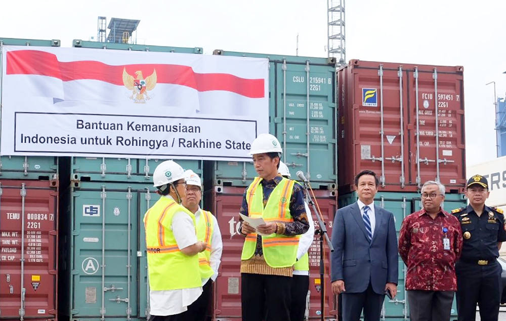 Indonesia Serahkan Bantuan Logistik ke Rakhine