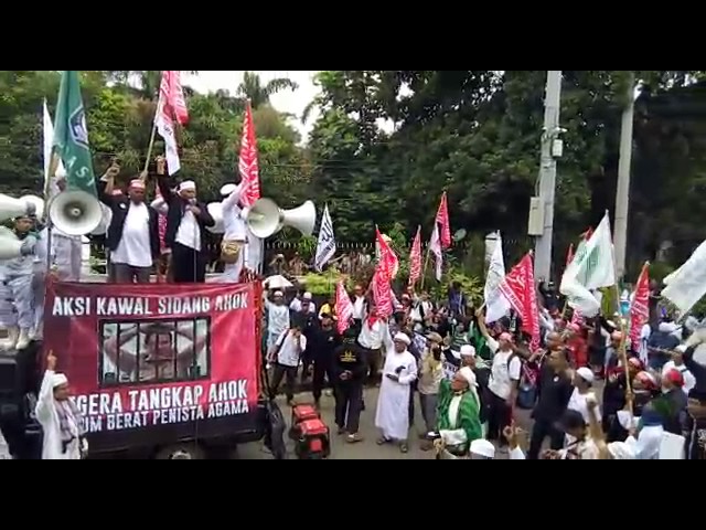 Di Lokasi Sidang Ahok, Habib Rizieq di Daulat jadi Imam Besar Umat Islam Indonesia