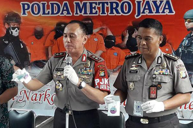 Polisi Gerebek Pabrik Tembakau Gorila Terbesar di Indonesia