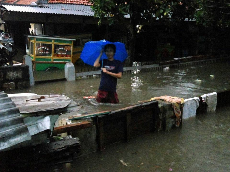 Jakarta Dikepung Banjir, Ketinggian Air Capai 1,5 Meter