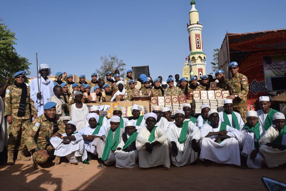 Pasukan Garuda Berikan Sumbangan Ke Sekolah dan Masjid di Sudan  