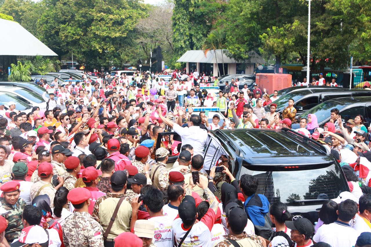 Prabowo Subianto Sambangi Warga Semarang, Disambut Puluhan Ribu Simpatisan