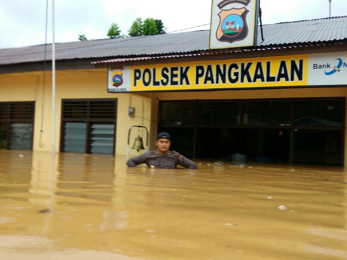 Tanah Longsor dan Banjir Parah Landa Sejumlah Wilayah di Sumatera Barat