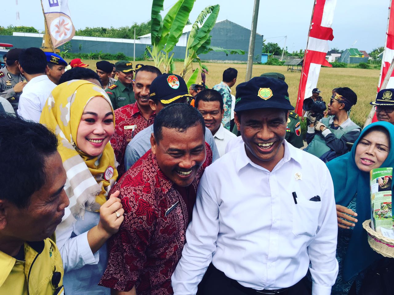 Mentan Panen Padi dan Percepat Serap Gabah Petani di Jawa Timur