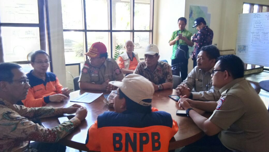 DIRJEN PKH INSPEKSI KESIAPAN PELAYANAN POSKO SIAGA PETERNAKAN DAN KESEHATAN HEWAN ANTISIPASI ERUPSI GUNUNG AGUNG