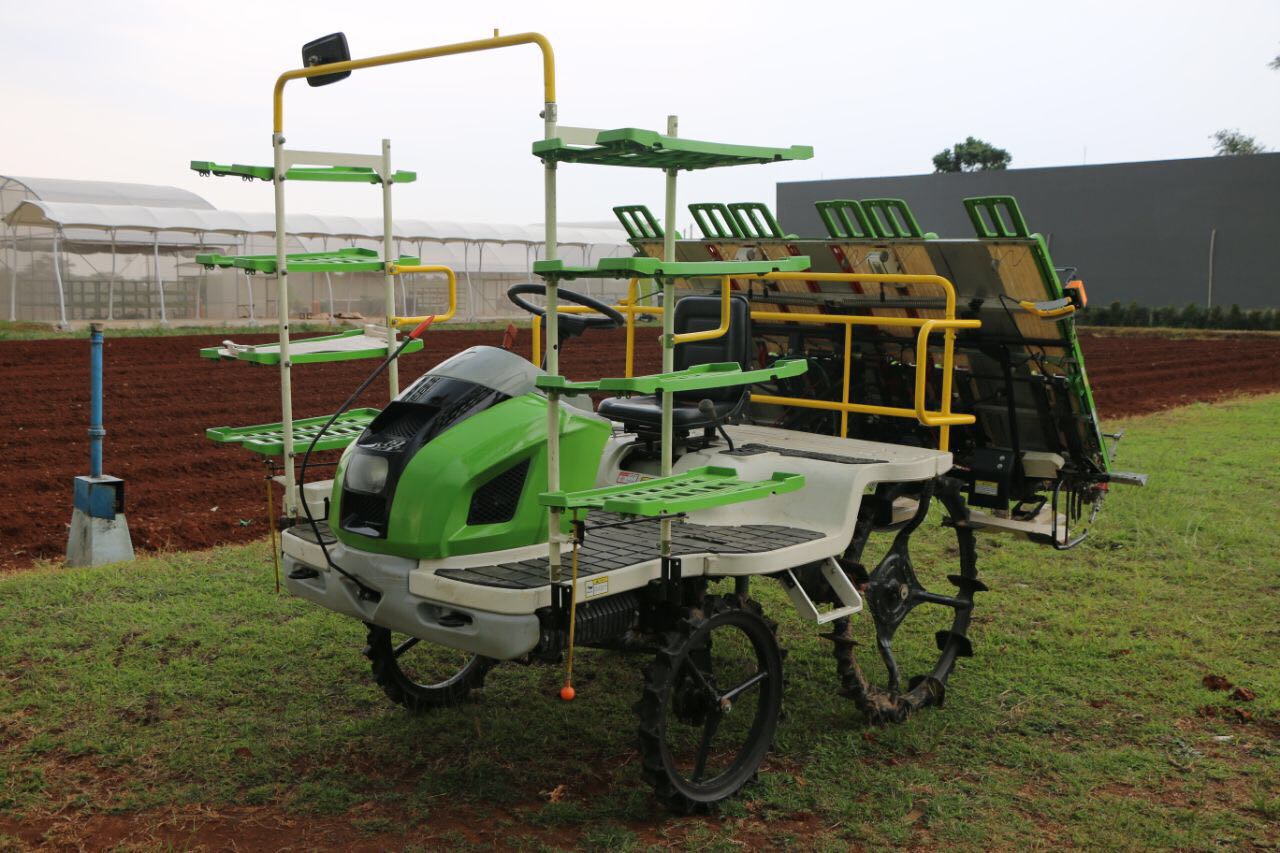 Kementan Launching Mesin Tanam Jajar Legowo Riding Transplanter