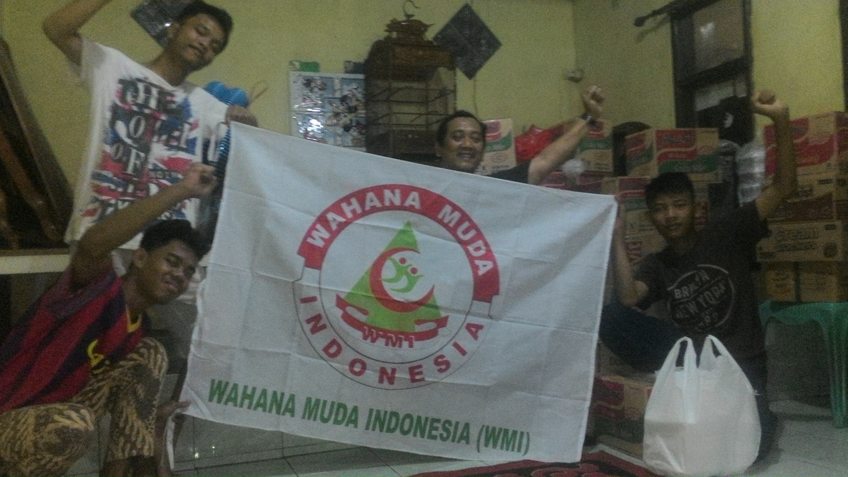 WMI Bantu Warga Bantaran Korban Banjir
