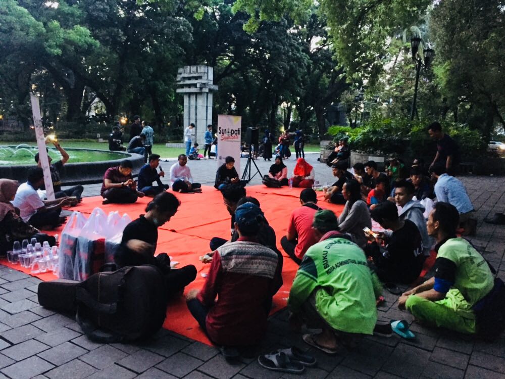 Suropati Syndicate Gelar Peringatan Reformasi Bareng Komunitas Reptil dan Jukir