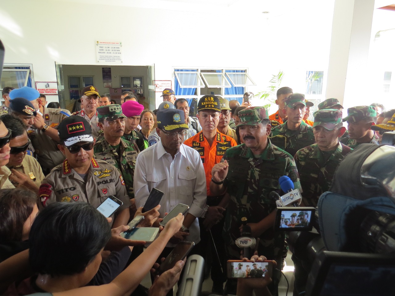 Cari Korban Kapal Tenggelam, TNI Turunkan Pasukan Khusus dan Peralatan Hidros
