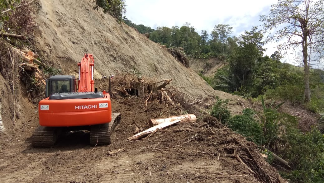 Relawan WMI terjebak di desa Namo karena longsor