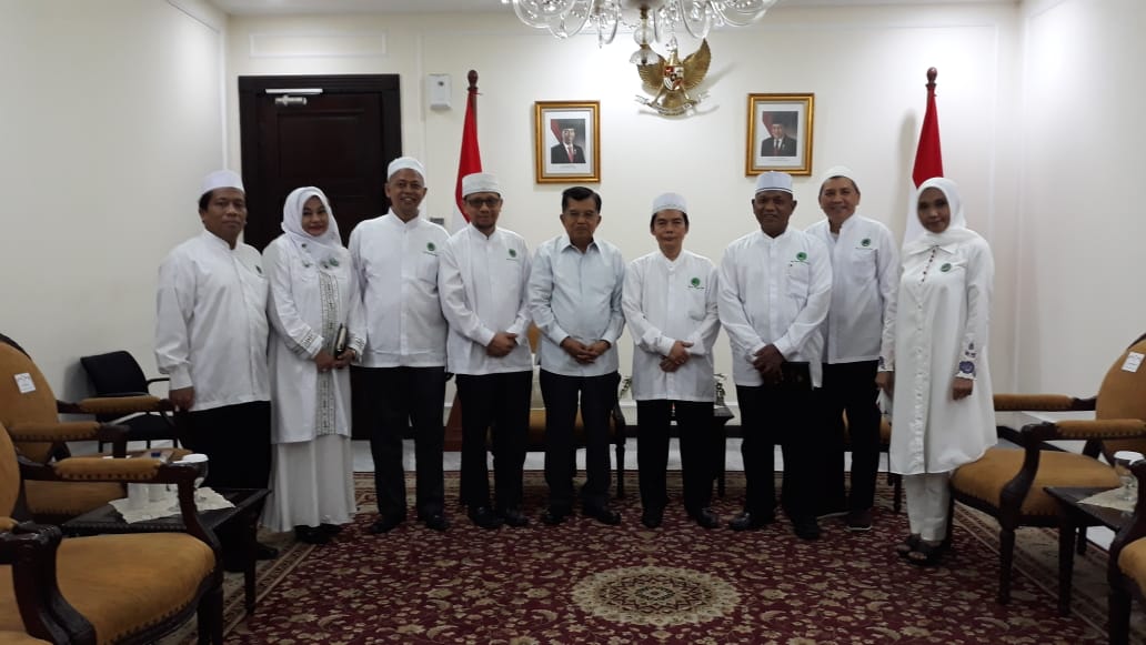 Ikatan Persaudaraan Haji Indonesia Bertemu dengan JK