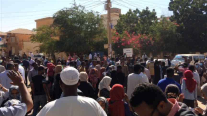 Sudan Jatuhi Hukuman Cambuk kepada Demonstran
