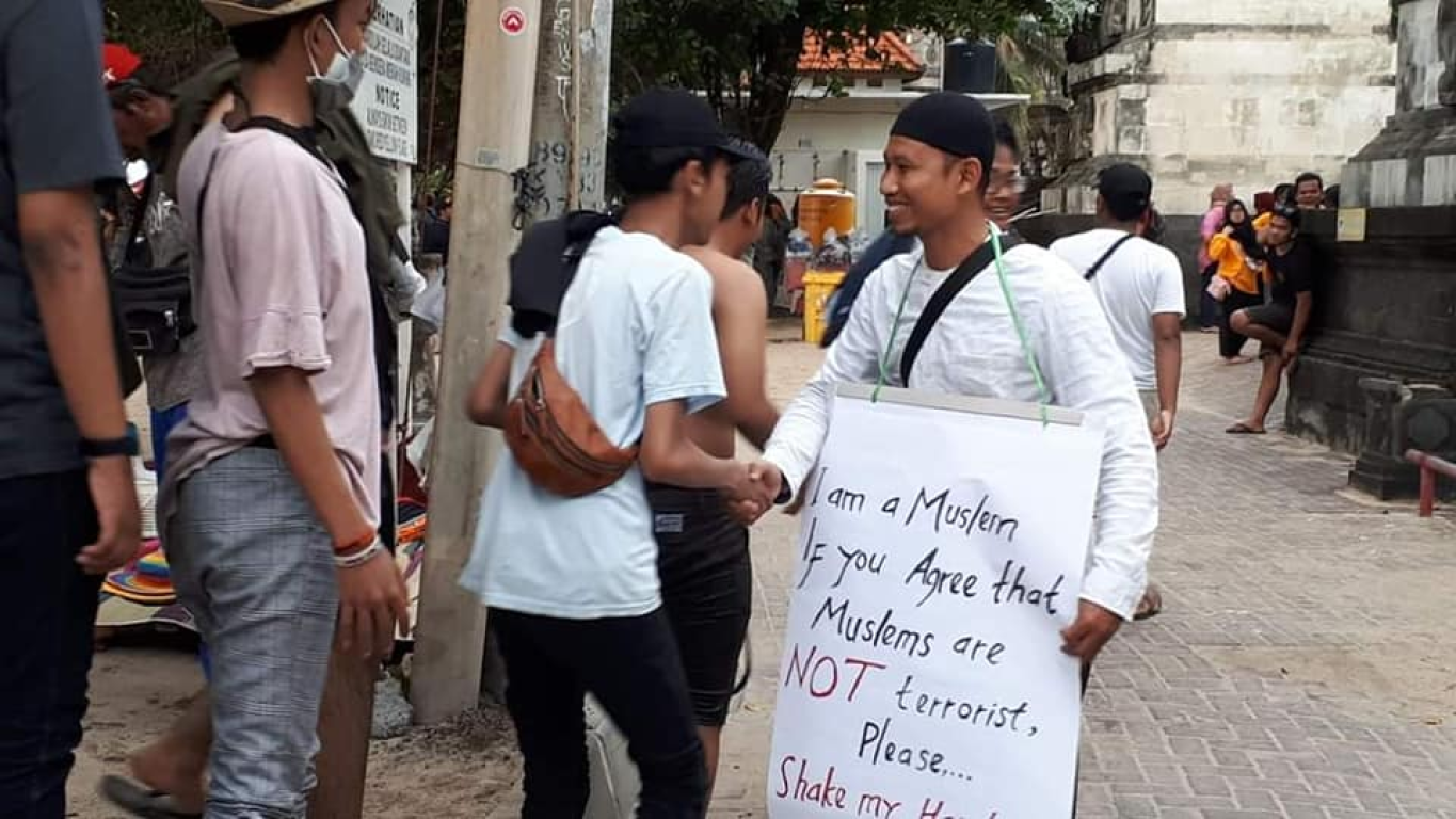 Kenalkan Islam Ramah, Kader PKS Lakukan Eksperimen Sosial