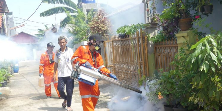 Puskesmas Perwira Gandeng IDC Lakukan Fogging Gratis