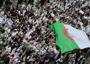 Ribuan Warga Aljazair Demo Tuntut Presiden Mundur