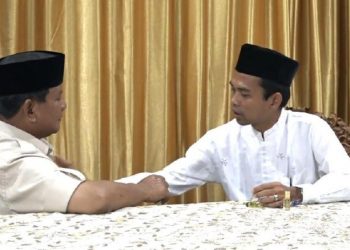 Tak Kuasa Menahan Tangis, Menyaksikan Ust Abdul Somad dengan Prabowo