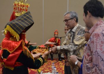 Bupati Irdinansyah Tarmizi, Lindungi Produk IKM Tanah Datar