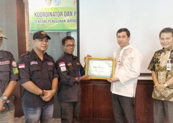 Peduli Palu, WMI Serahkan Piagam Kemanusian Kepada Bank Bengkulu