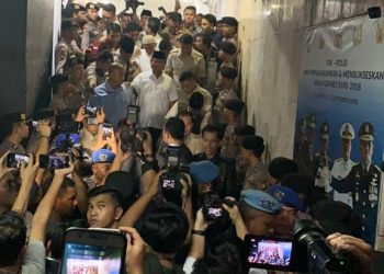 Tak Diizinkan Bezuk, Prabowo Tetap Bawa Makanan untuk Eggi dan Lieus