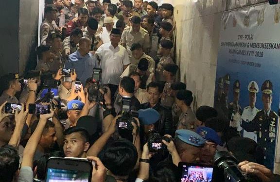 Tak Diizinkan Bezuk, Prabowo Tetap Bawa Makanan untuk Eggi dan Lieus