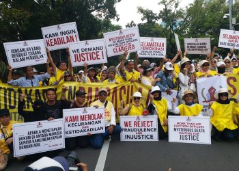 Ratusan Massa Gelar Aksi Kawal Sidang MK