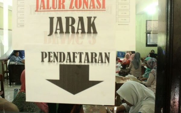 Hak Pendidikan Anak Diuji Sistem Zonasi