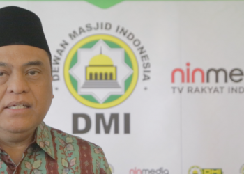 Dewan Masjid Indonesia Kutuk Keras Wanita Bawa Anjing Ke Masjid