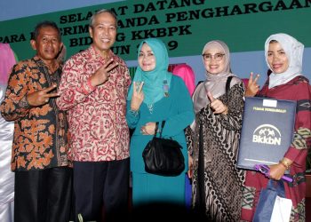 Harganas XXVI Tahun 2019, Ketua TPPKK Tanah Datar Diberi Penghargaan