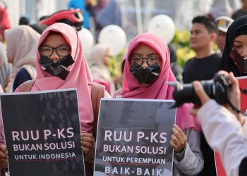 Aksi Simpatik Warga Tolak RUU P-KS di Bundaran HI