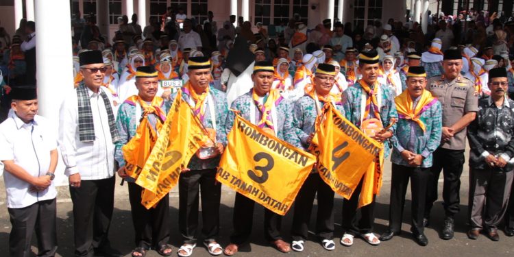 Bupati Irdinansyah Tarmizi Lepas Jamaah Haji, Wabup Tunaikan Rukun Islam Kelima