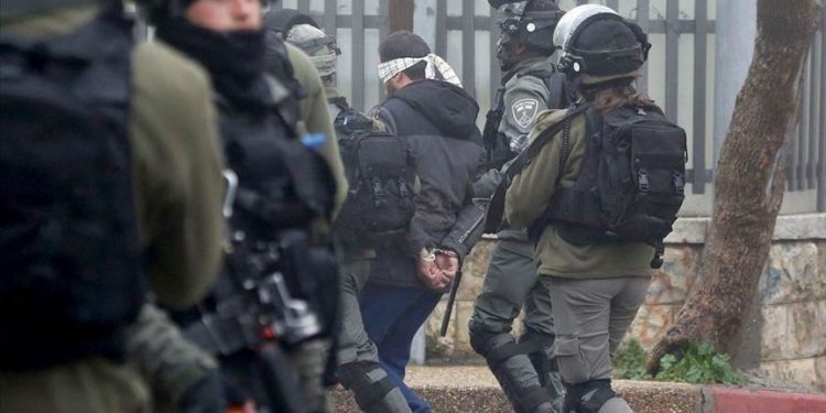 Israel Tahan 11 Warga Palestina dalam Penggerebekan Semalam