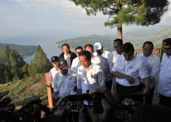 Presiden Jokowi Akan Tata 28 Destinasi Wisata Danau Toba