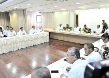 Didatangi Presiden, Dirut PLN Minta Maaf