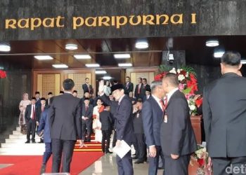 Sandiaga Uno Jalan Kaki Demi hadiri Sidang Tahunan DPR/MPR