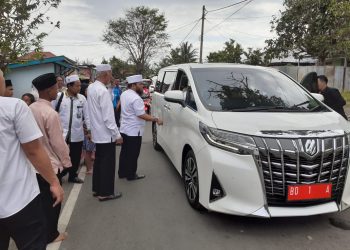 Warganya Kritis, Walikota Bengkulu Spontan Pinjamkan Mobil BD 1 A Untuk Berobat