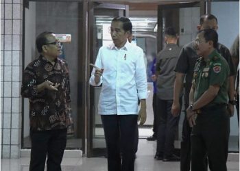 Presiden Jokowi Jenguk BJ. Habibie di RSPAD Gatot Soebroto