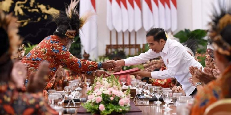 Jokowi Janji Bangun Istana Presiden di Papua