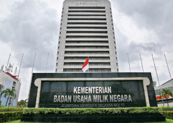 Presiden Jokowi Berikan Kesempatan 1000 Sarjana Papua Bekerja di BUMN