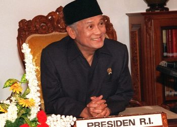 BJ Habibie dan Islam Politik yang Tersandung