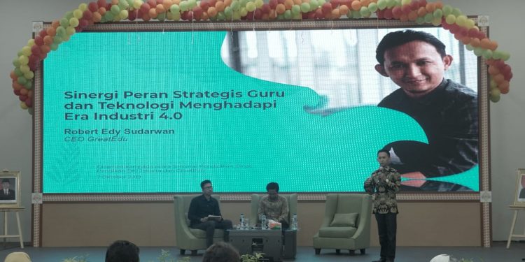 Akses Pendidikan Sulit, Manfaatkan Teknologi Digital