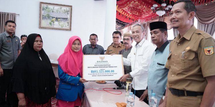 Bantu Biaya Pendidikan Dan Rehab Rumah Tidak Layak Huni, BAZNAS Tanah Datar Kembali Kucurkan Dana