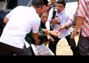 MenkoPolhukam Wiranto Ditusuk Saat Berada di Pandeglang Banten