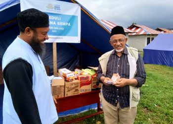 Ketum Dewan Dakwah Tinjau Posko Gempa di Ambon