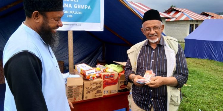 Ketum Dewan Dakwah Tinjau Posko Gempa di Ambon