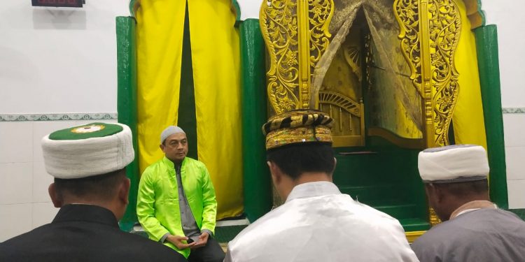 Kesultanan dan KKSS Sambut Kedatangan UBN di Bacan