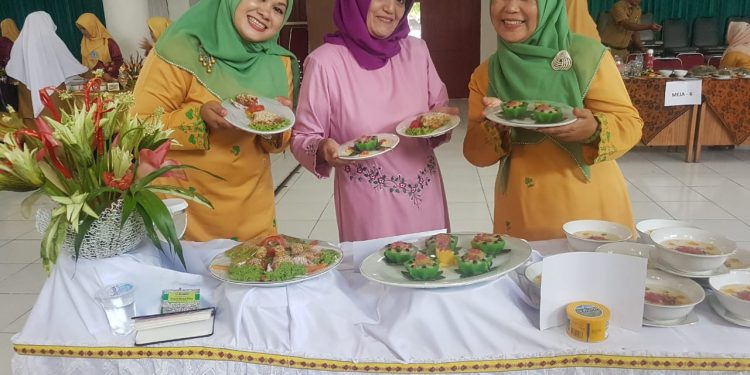 Makanan Kudapan PMT-AS TPPKK Tanah Datar Juara Satu Sumbar