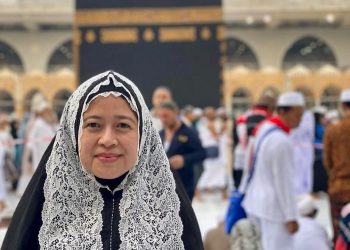 Puan Maharani Berhasil Cium Hajar Aswad Tanpa Pengawalan