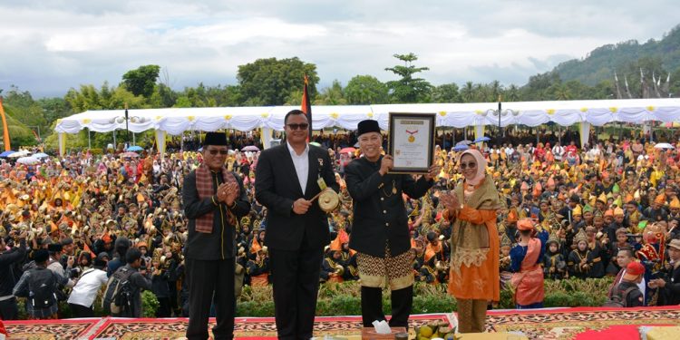 Pemain Talempong Pacik Terbanyak, Tanah Datar Kembali Pecahkan Rekor MURI
